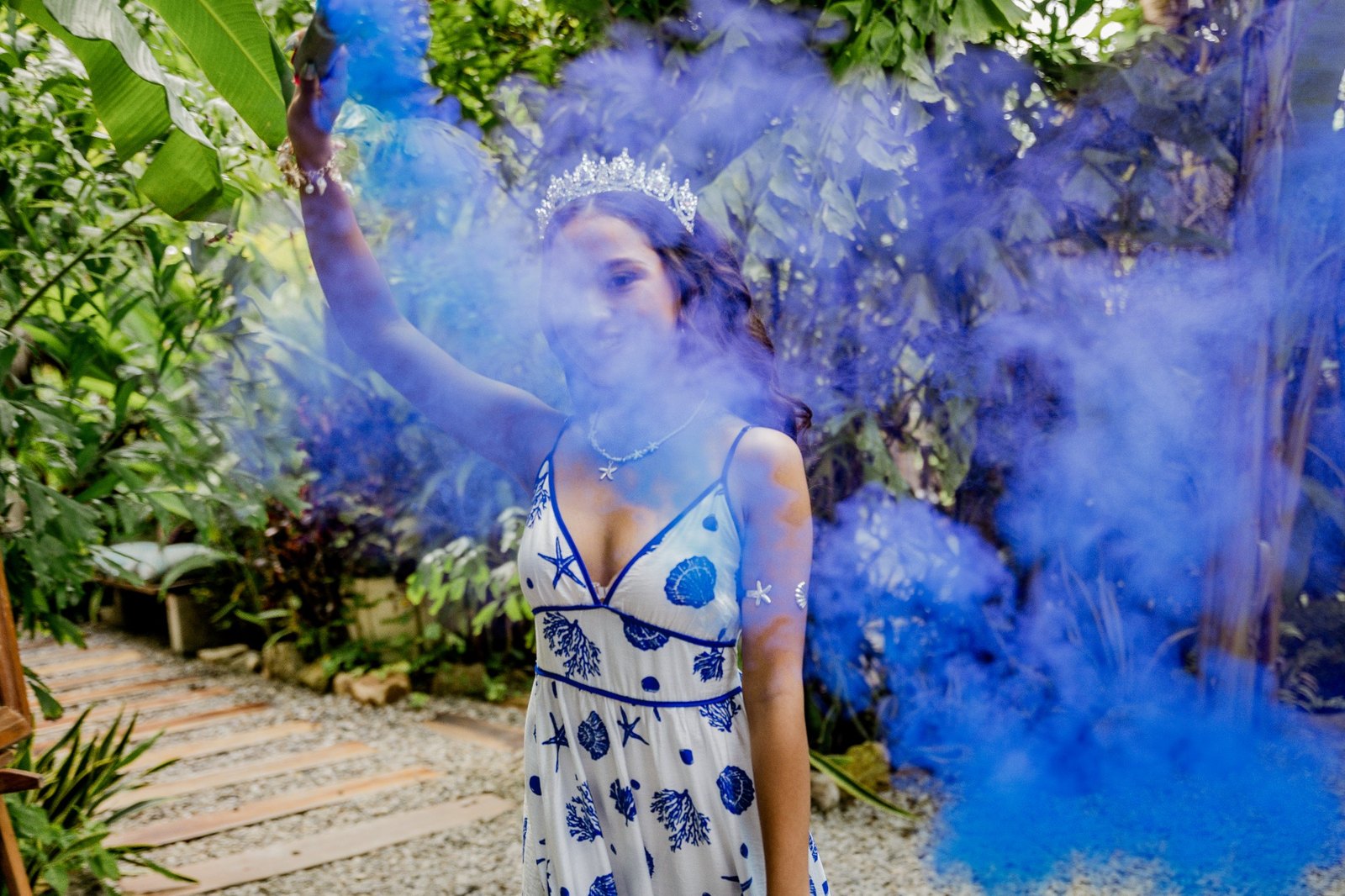 Momento especial con humo azul